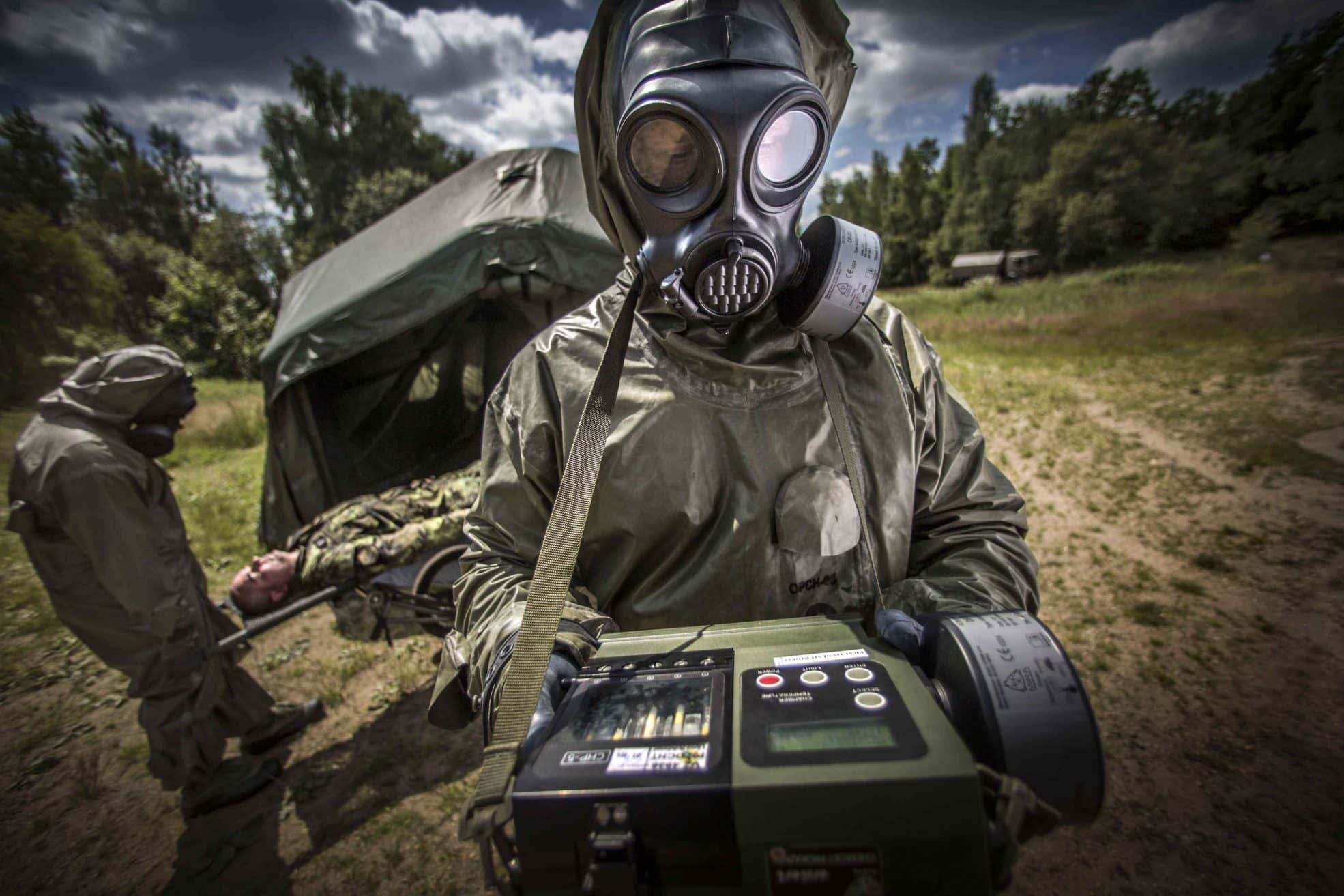 Military Gas Mask - Protects Against CBRN Agents, Industrial Toxic Gases an...